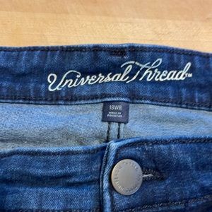 Universal Thread Skinny Jeans - Size 18
